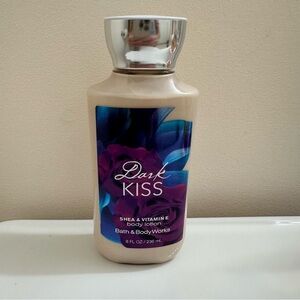 Bath & Body Works Dark kiss body lotion